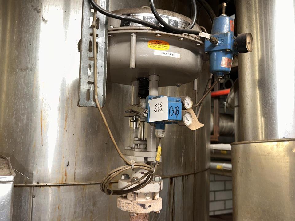 Regulating valve image