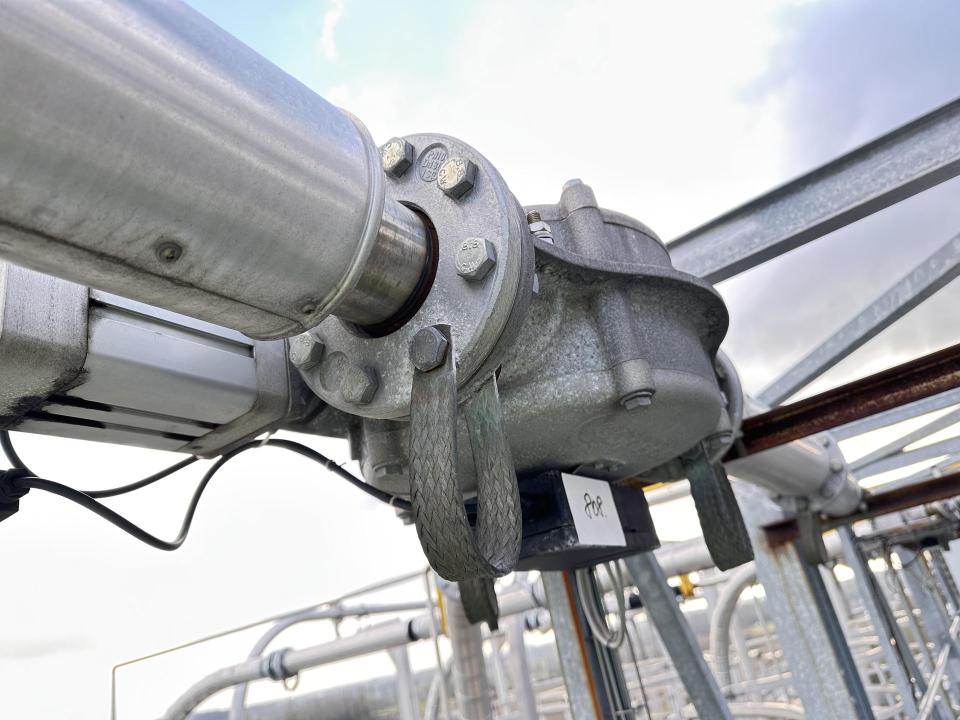 Dual-channel diverter for granulates and powder Various Compressed air equipment