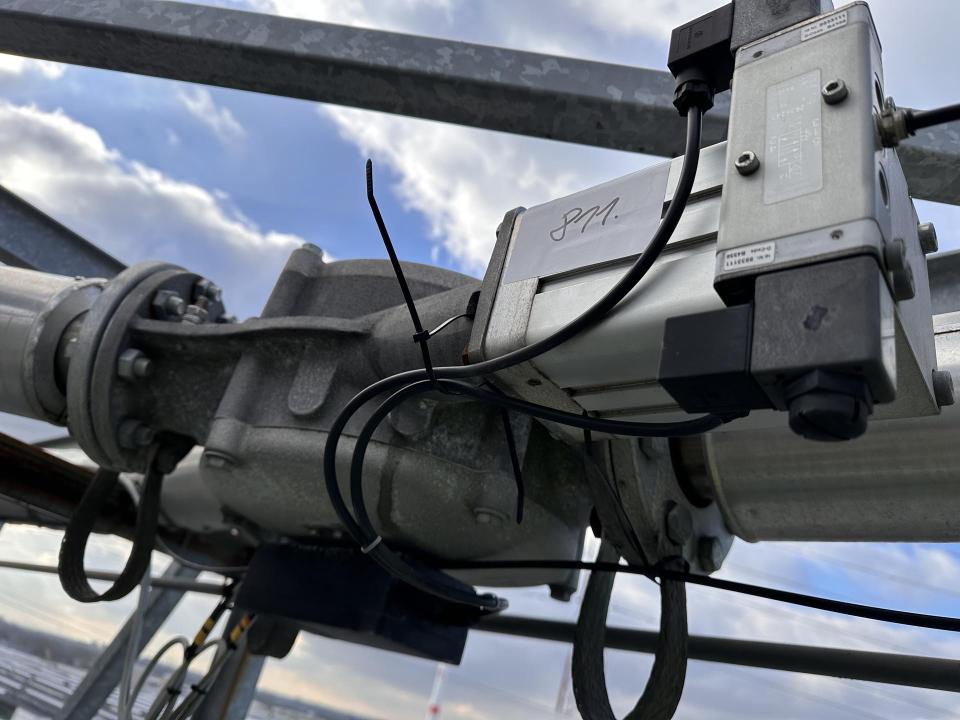 Dual-channel diverter for granulates and powder Various Compressed air equipment