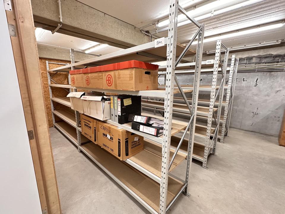 Storage furniture - racks Racking