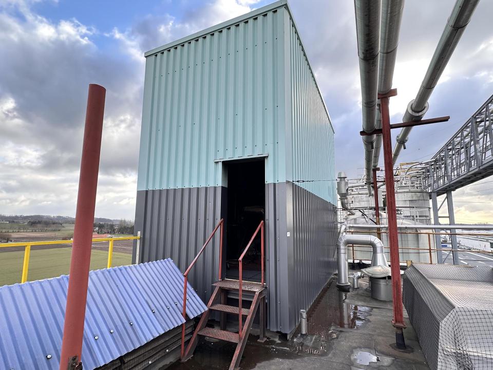 Small enclosure on the roof made of steel with frame 