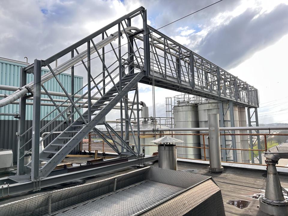 Bridge, platform over silos 