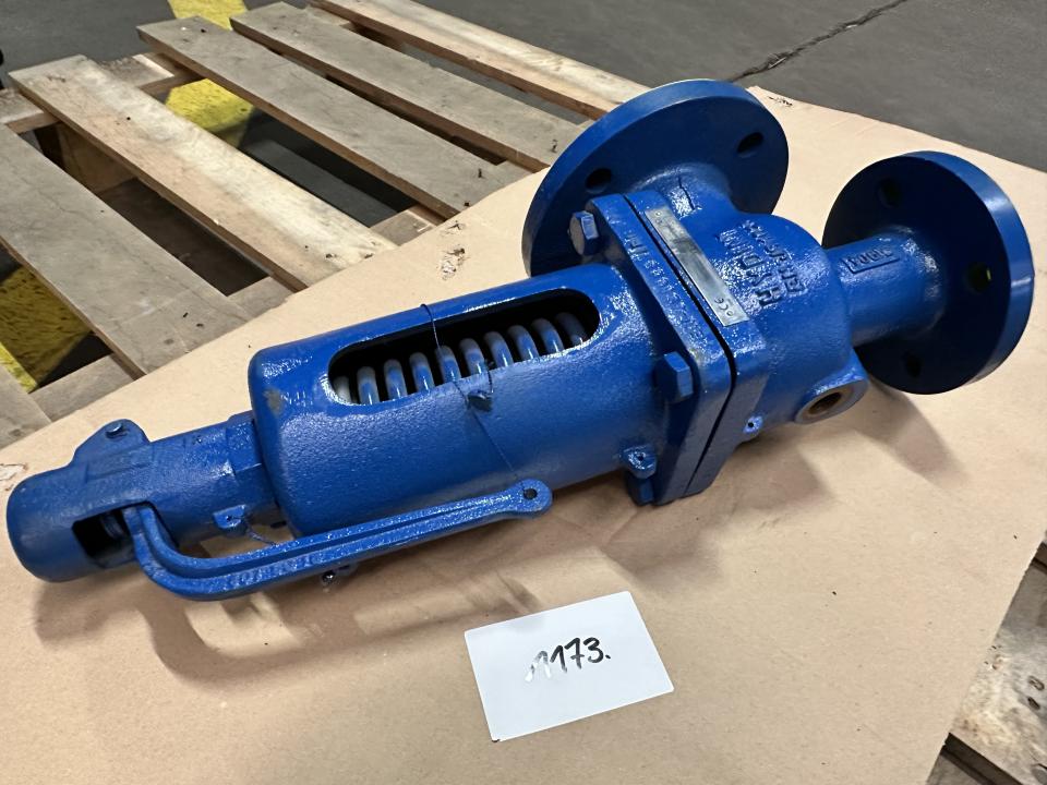 Flanged safety valve Valves
