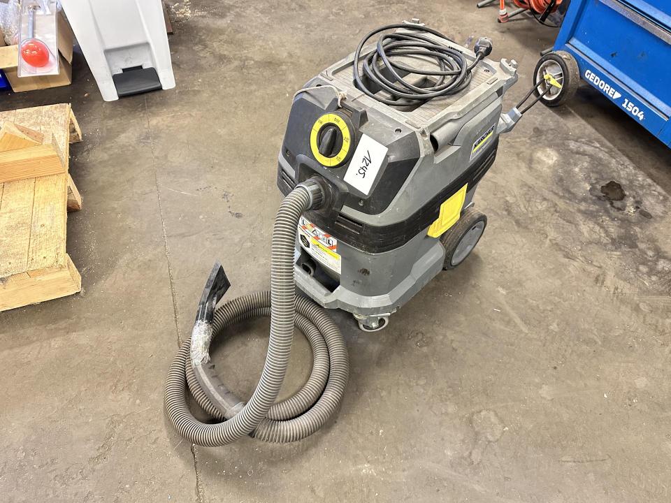 Industrial vacuum 1.200W Industrial vacuum cleaners