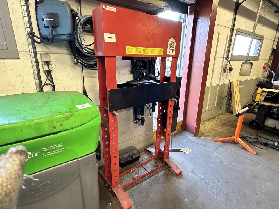 Manual hydraulic press Hydraulic presses