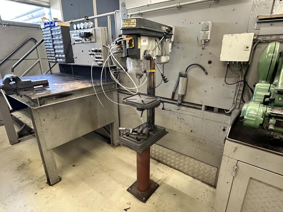 Drill machine Drilling machines