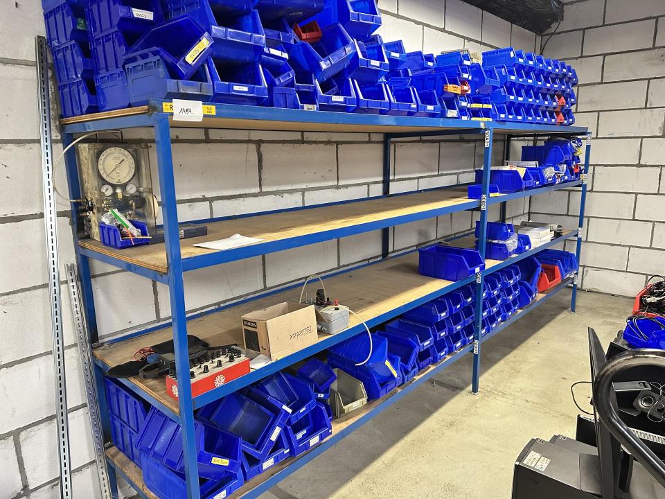 Heavy-duty shelving Shelving
