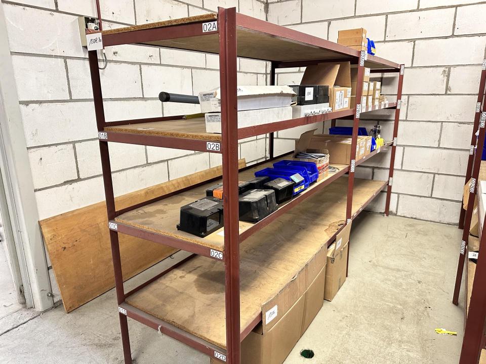 Heavy-duty shelving Shelving