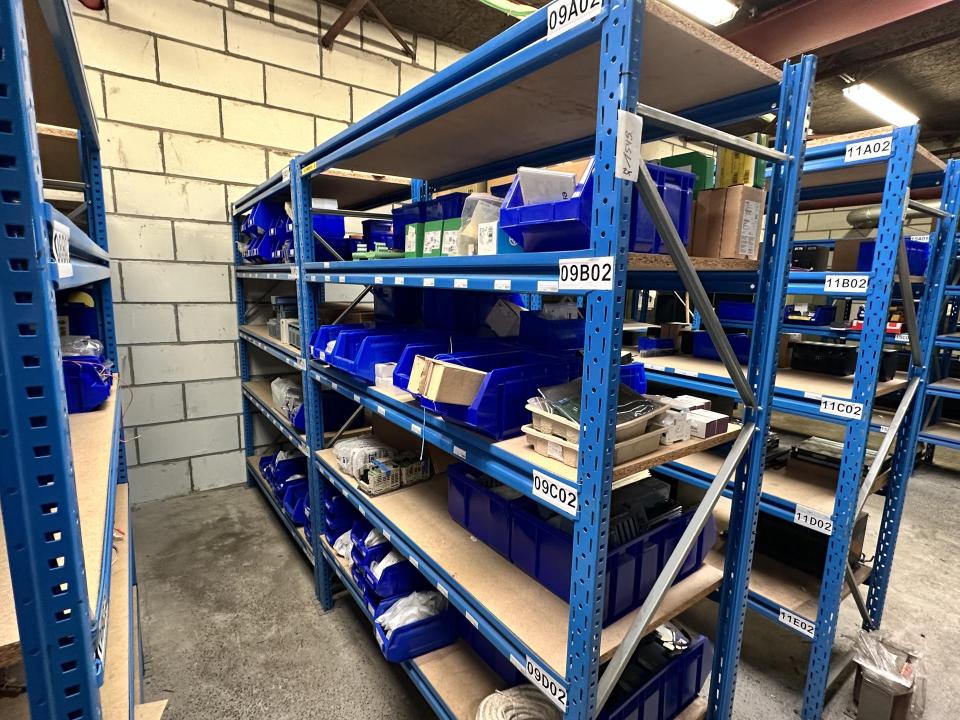 Heavy-duty shelving Shelving