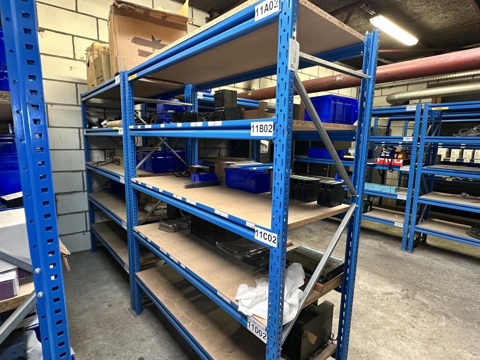 Heavy-duty shelving Shelving