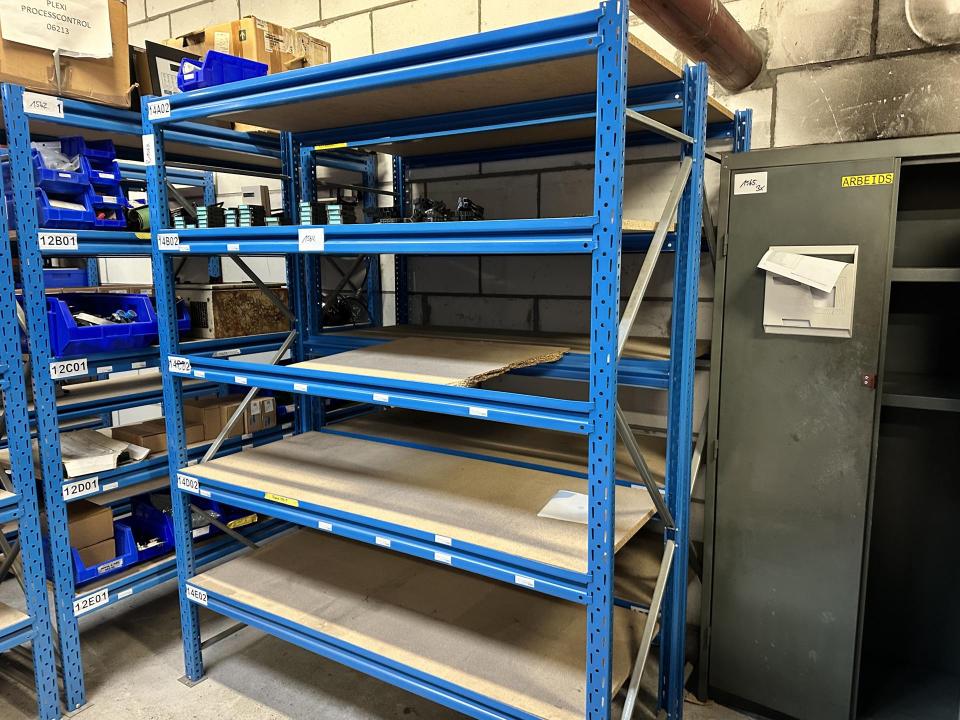 Heavy-duty shelving Shelving