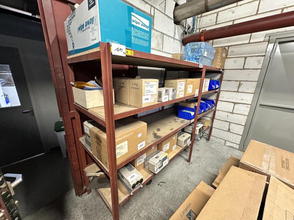Heavy-duty shelving Shelving