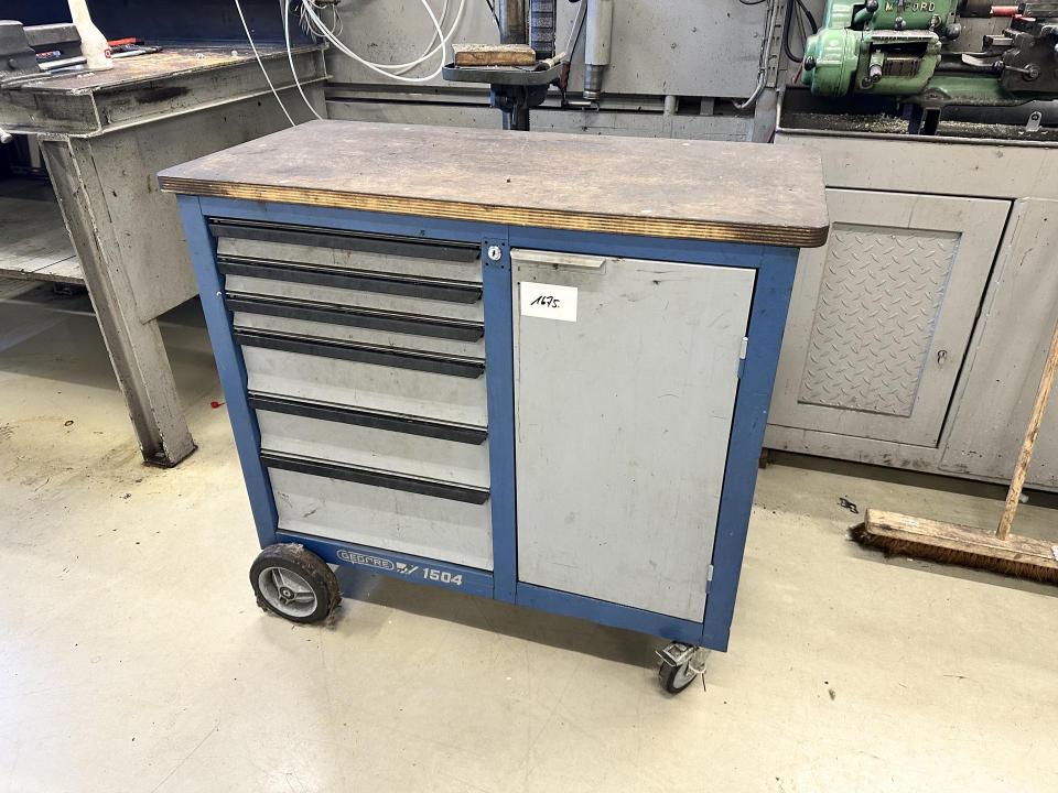 Tool trolley Manual tools