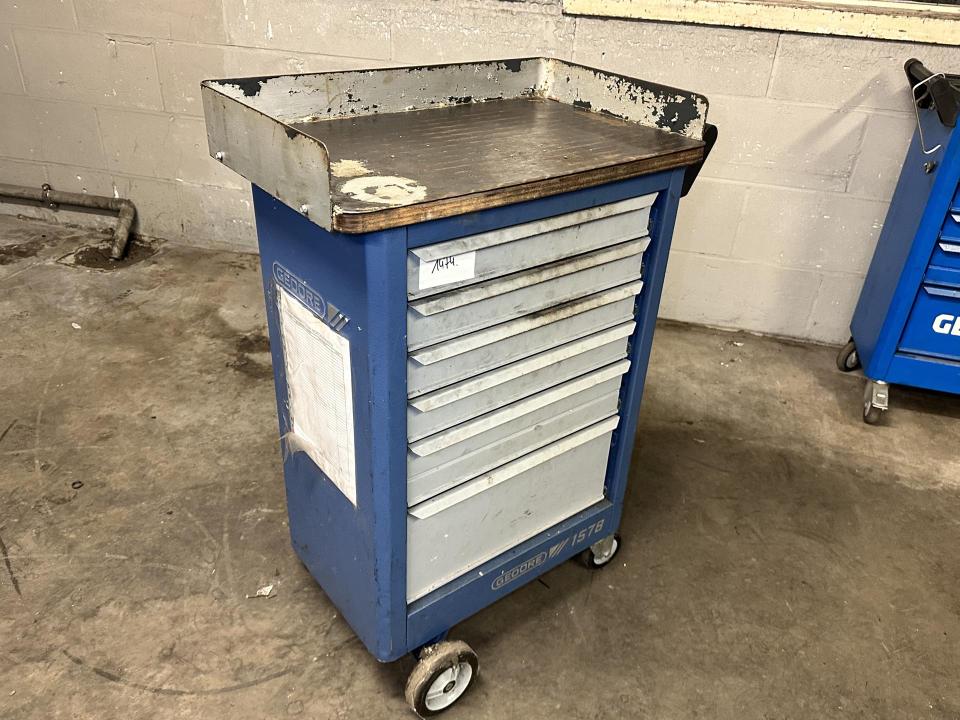 Tool trolley Manual tools