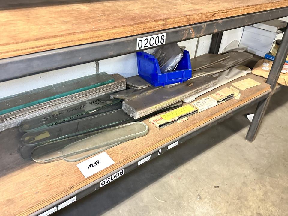 Various sight glasses Metal stock
