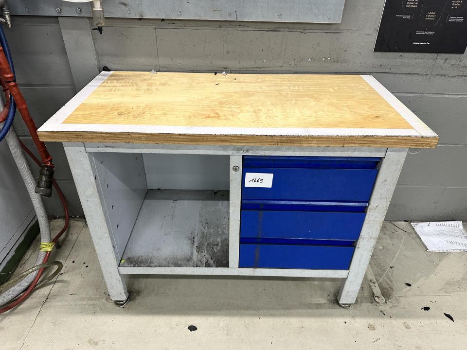 Workbench with drawers Workshop Inventory