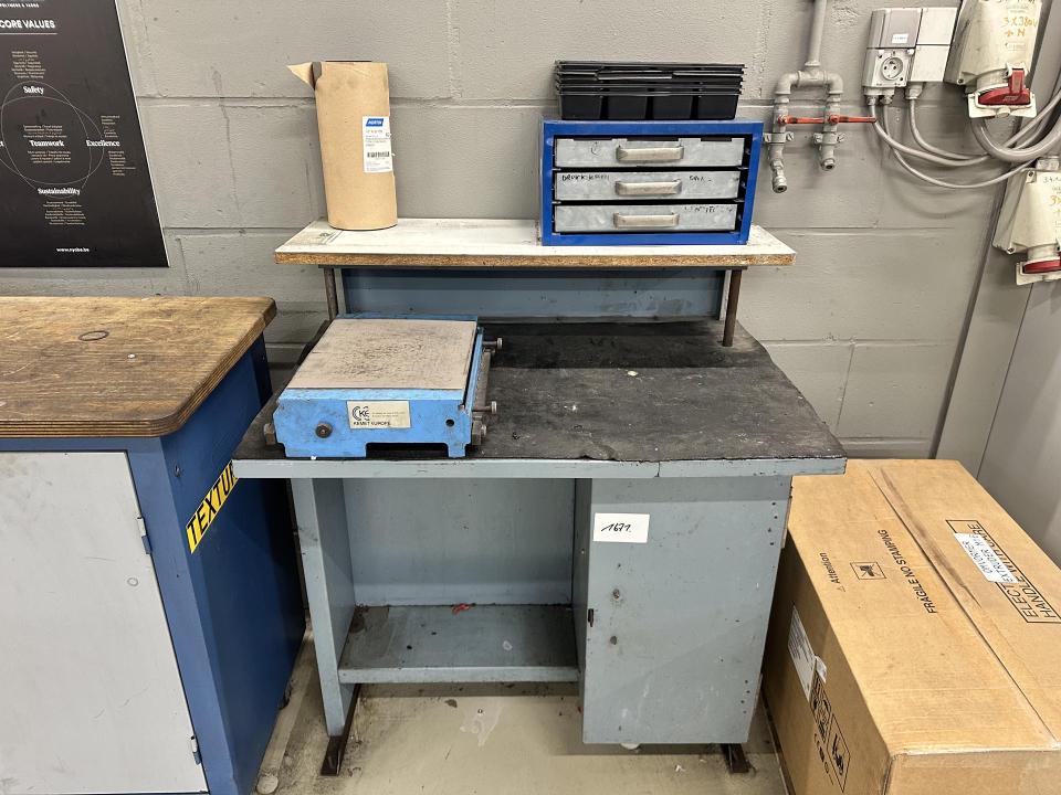 Workbench with drawers Workshop Inventory