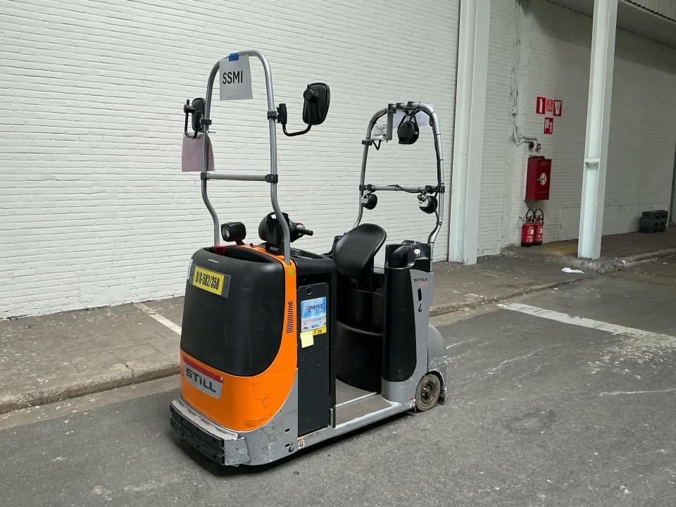 Tow Tractor Internal Transportation