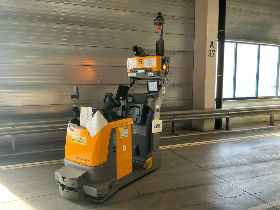 Tow Tractor Internal Transportation