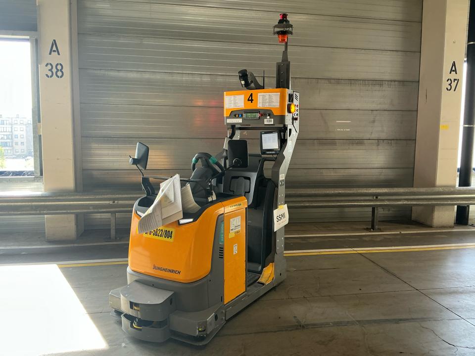 Tow Tractor Internal Transportation