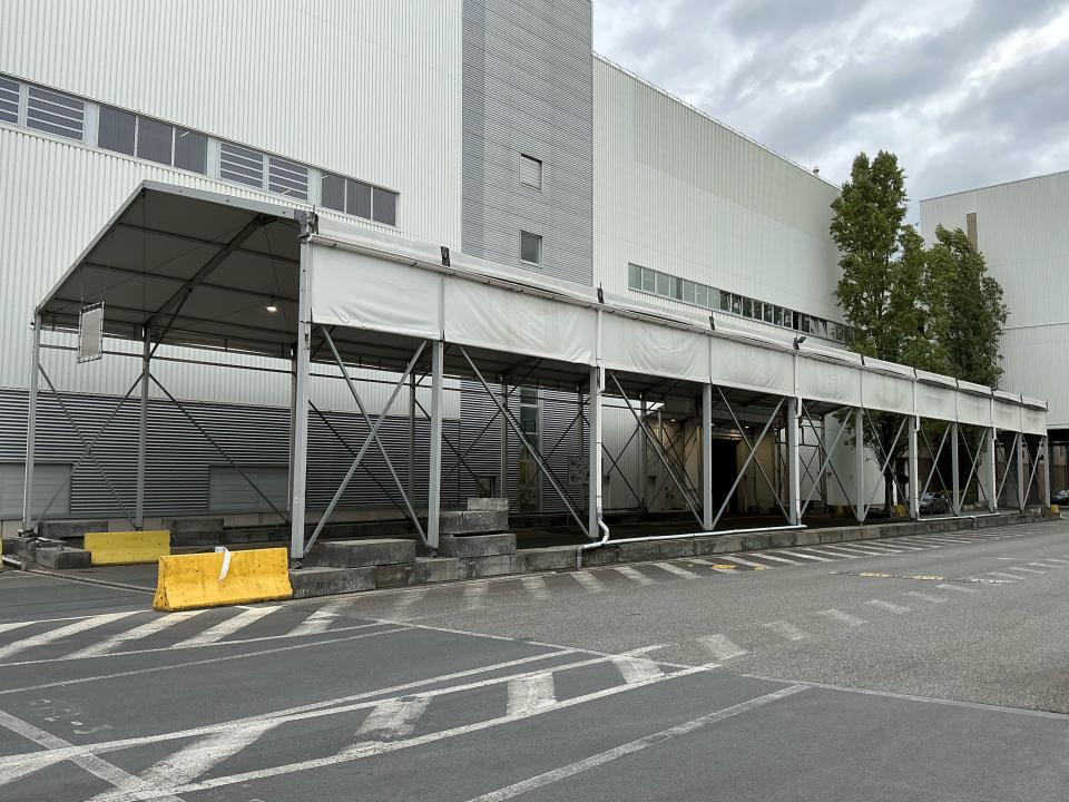 Loading bay shelter Other tents