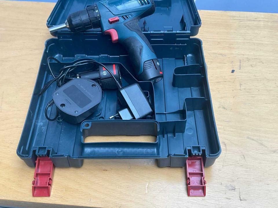 Cordless drill Screw drills
