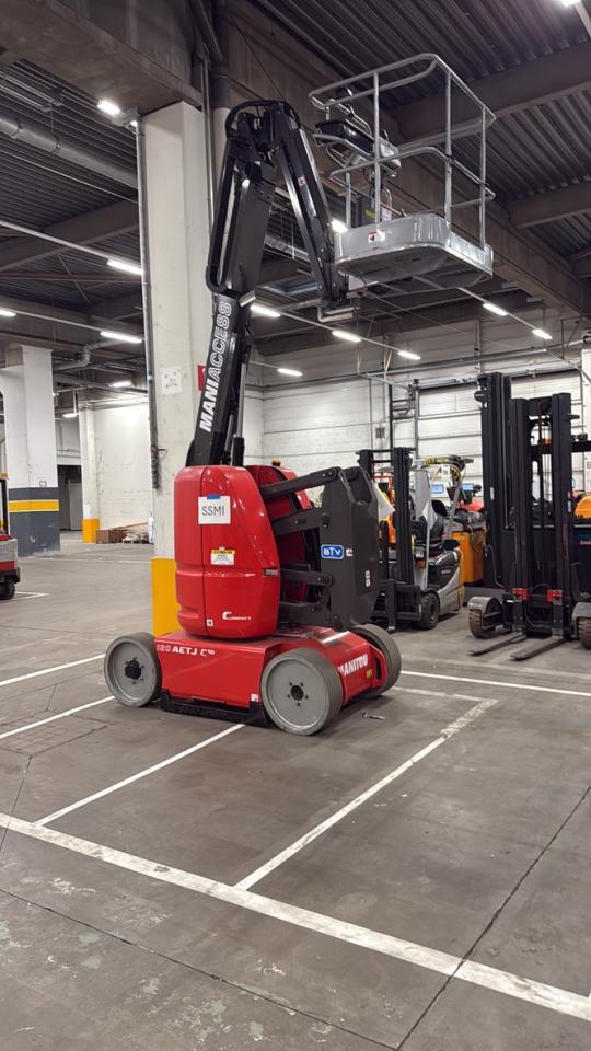 Manitou Moving Elevators