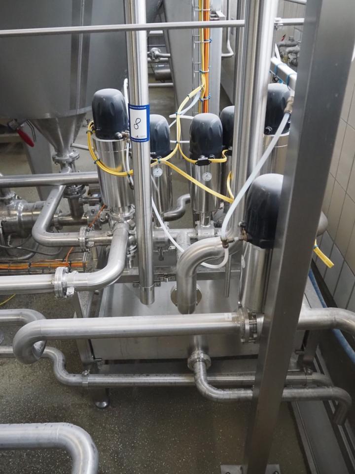 Manifold with 7 Kieselmann valves Storage and Handling