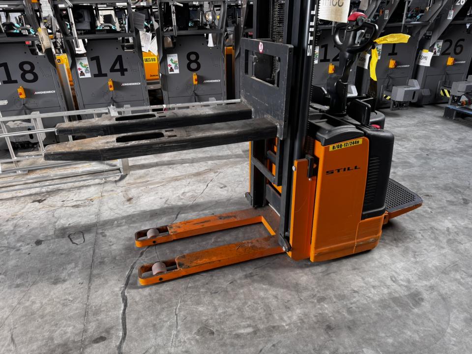 Reach truck Reach forklifts