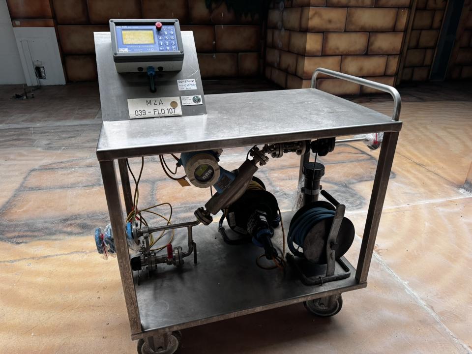 Portable measure system for water, acids and alkalis Various pharmaceutical, cosmetic and chemical