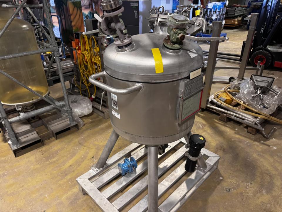 Mobile template tank 200 liter Various pharmaceutical, cosmetic and chemical