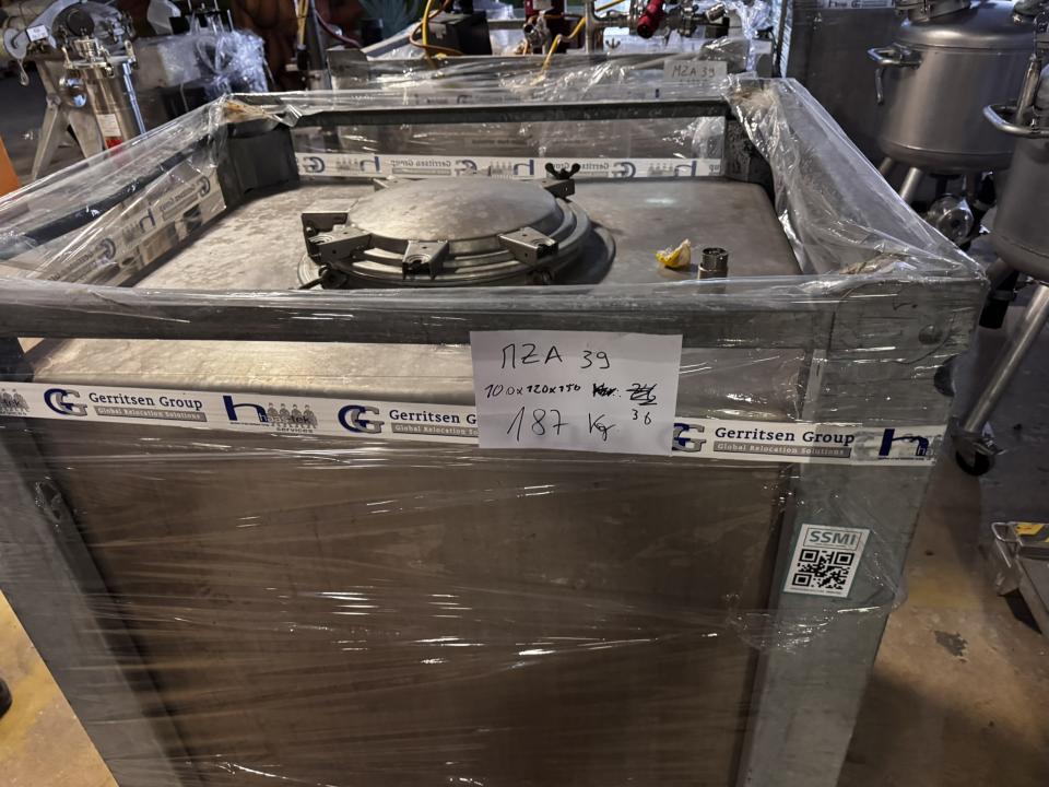 Mobile stainless steel container 1000 liter Containers