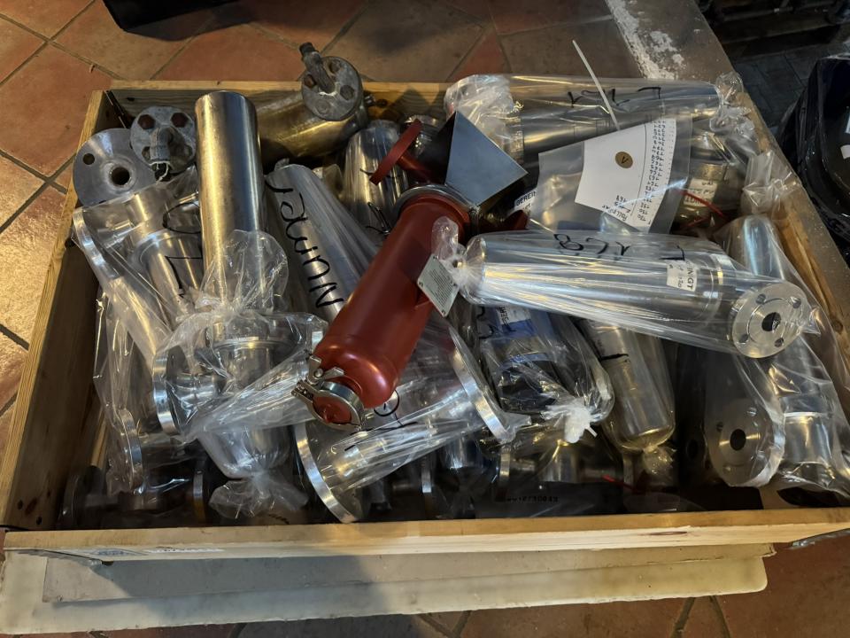 Pallet containing many 10