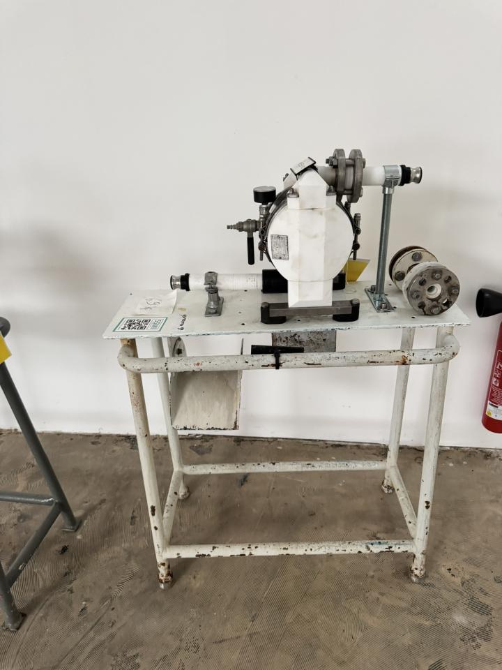 Diaphragm pump, pneumatically controlled, with new diaphragm Pumps