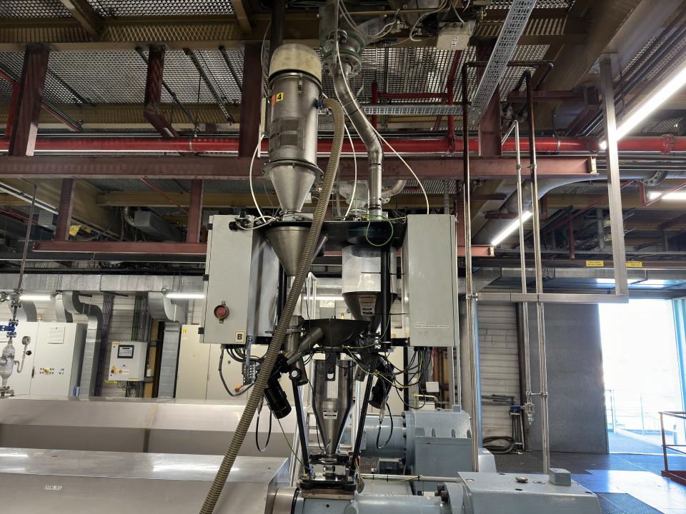 Dispensing station image