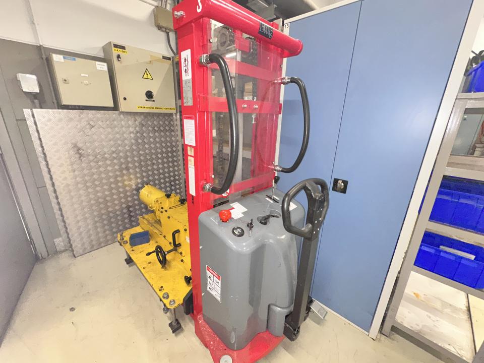 SPM15 electric pallet truck Electric Pallet Trucks