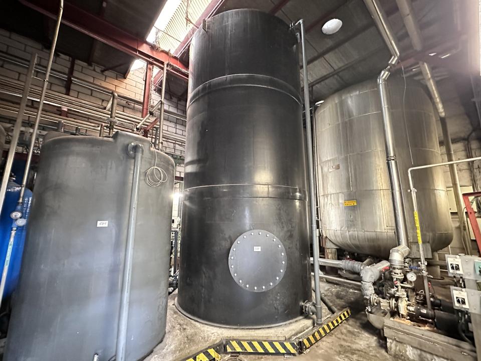 Plastic fuel tank Tank/Vessel Process Equipment and Machines