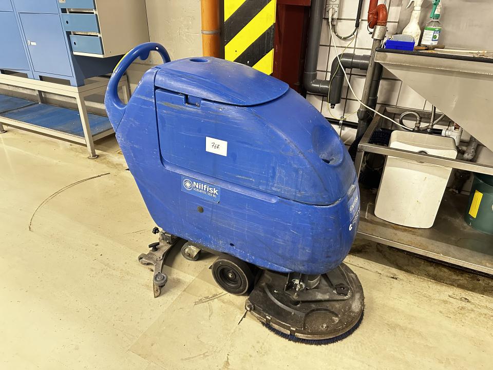 Nilfisk Scrubtec EC 553BL Combi Cleaning machine 2 image