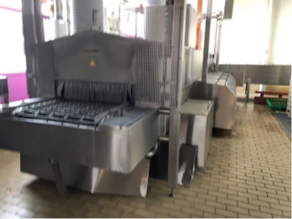 Crate washer. image