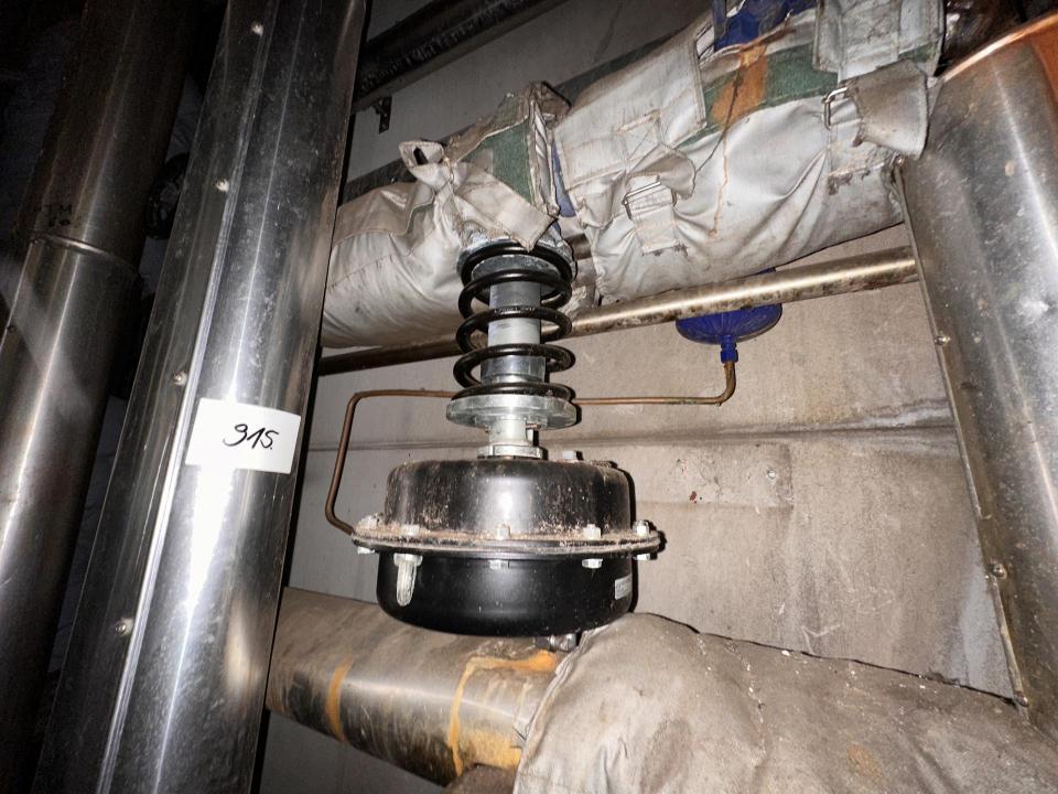 Regulating valve Valves