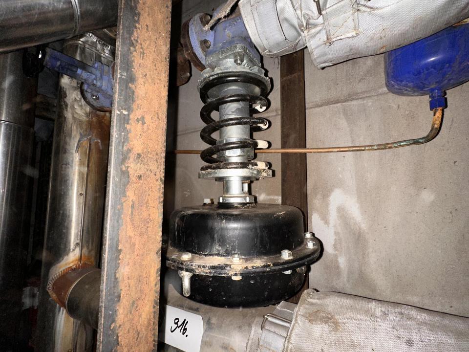 Regulating valve Valves