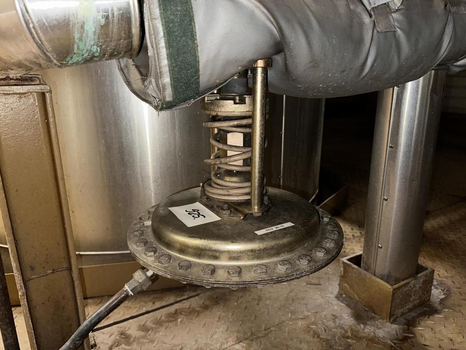 Regulating valve Valves