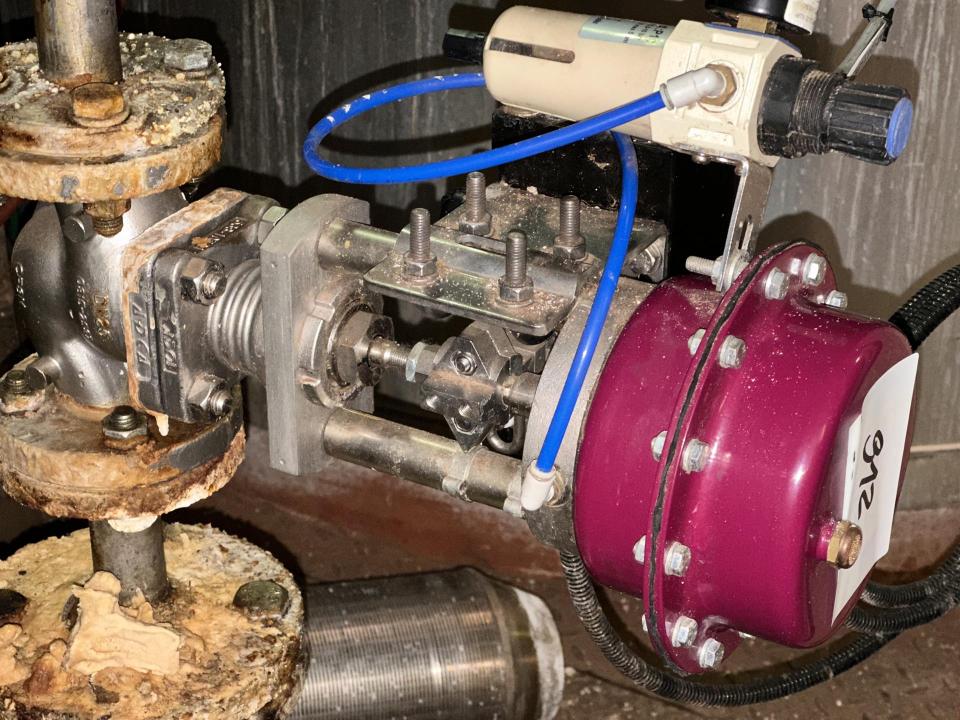Regulating valve with Smart Positioner Valves