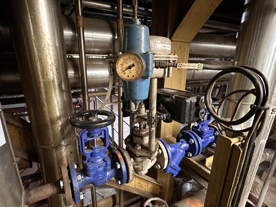 Regulating valve with Smart Positioner Valves