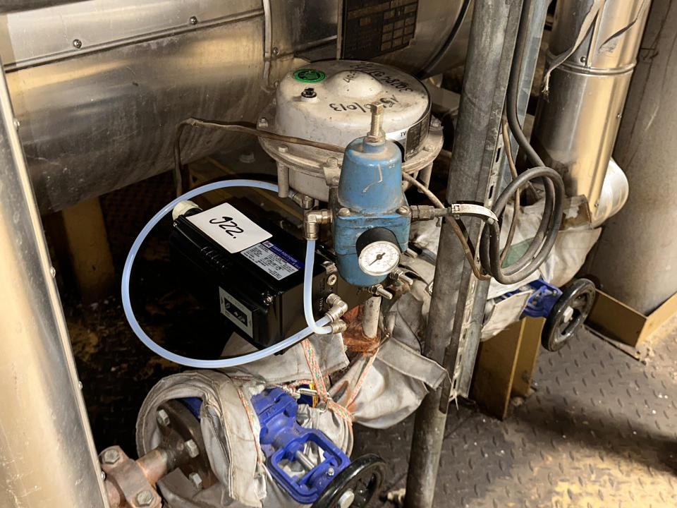 Regulating valve with Smart Positioner from YTC image