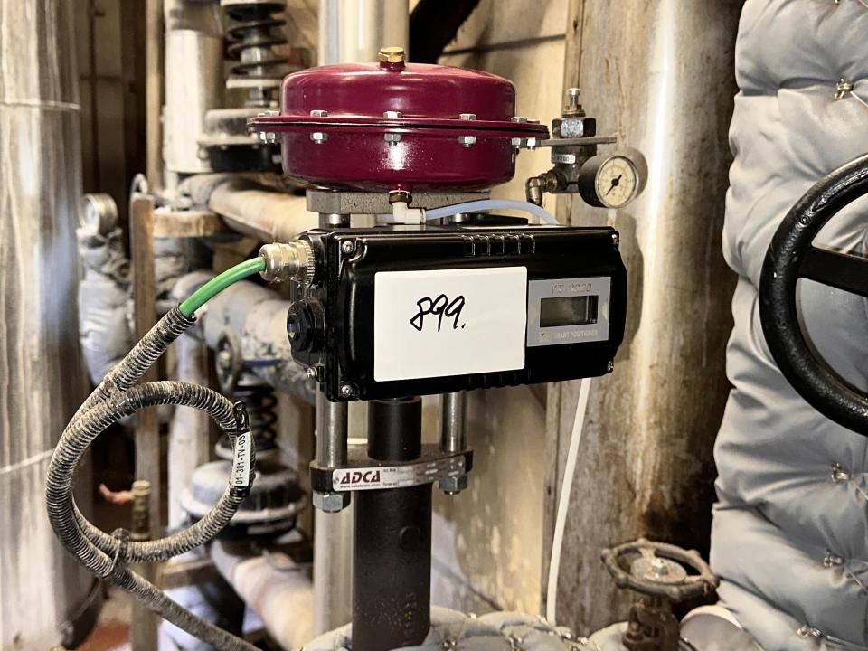 Regulating valve with Smart Positioner Valves