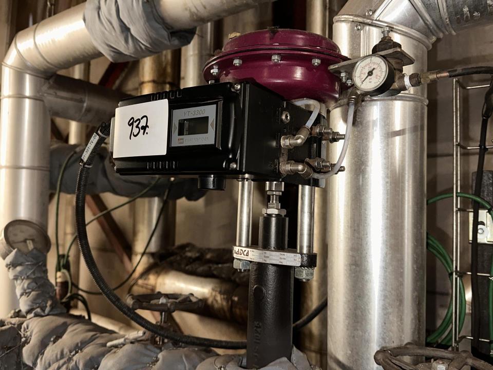 Regulating valve with Smart Positioner Valves