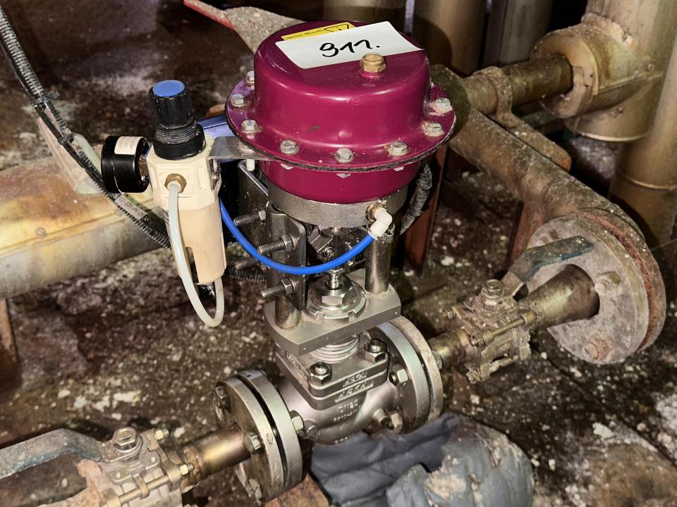 Regulating valve with Smart Positioner Valves