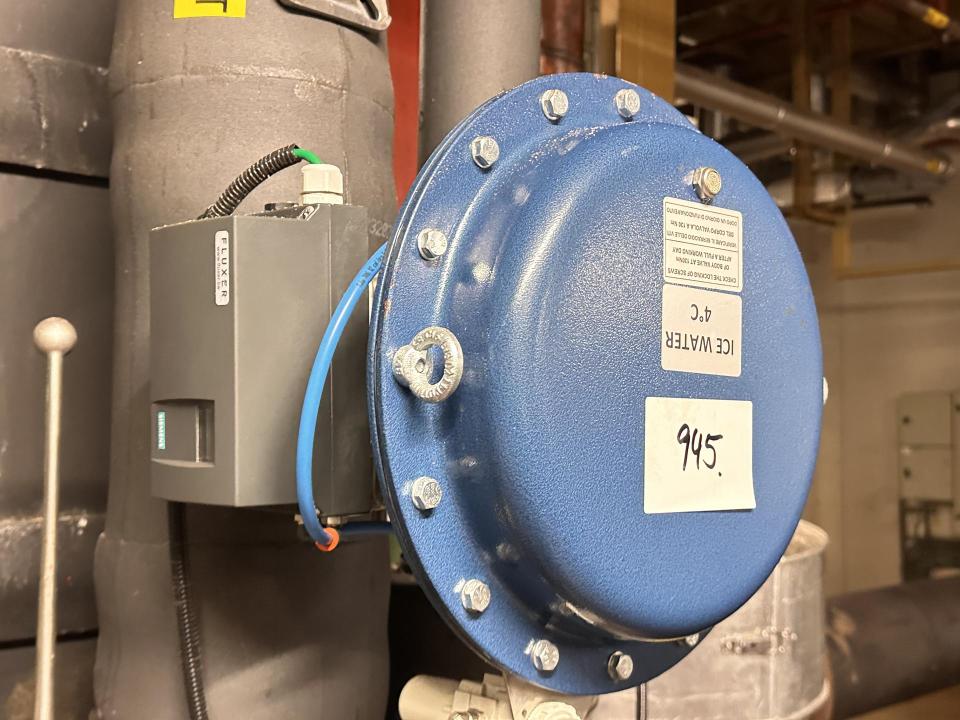 Regulating valve with Smart Positioner Valves
