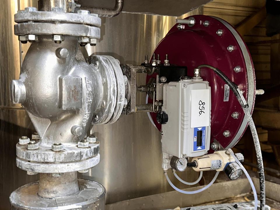 Regulating valve with Smart Positioner Valves